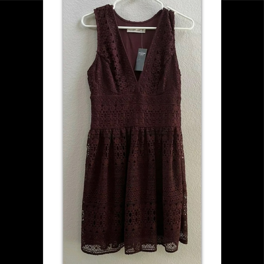 ABERCROMBIE & FITCH WINE BURGUNDY LACE CROCHET V-NECK SKATER DRESS SIZE 6 - NWT